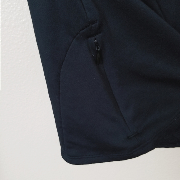 Under Armor Quarter Zip - Picture 3 of 4